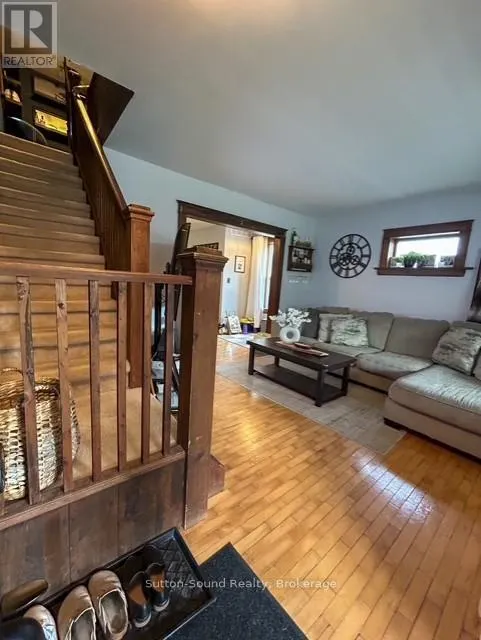 534 17TH STREET W
