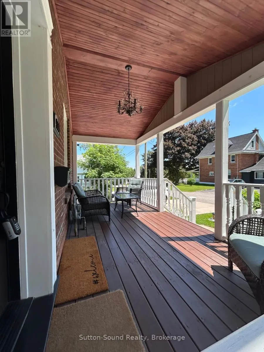 534 17TH STREET W
