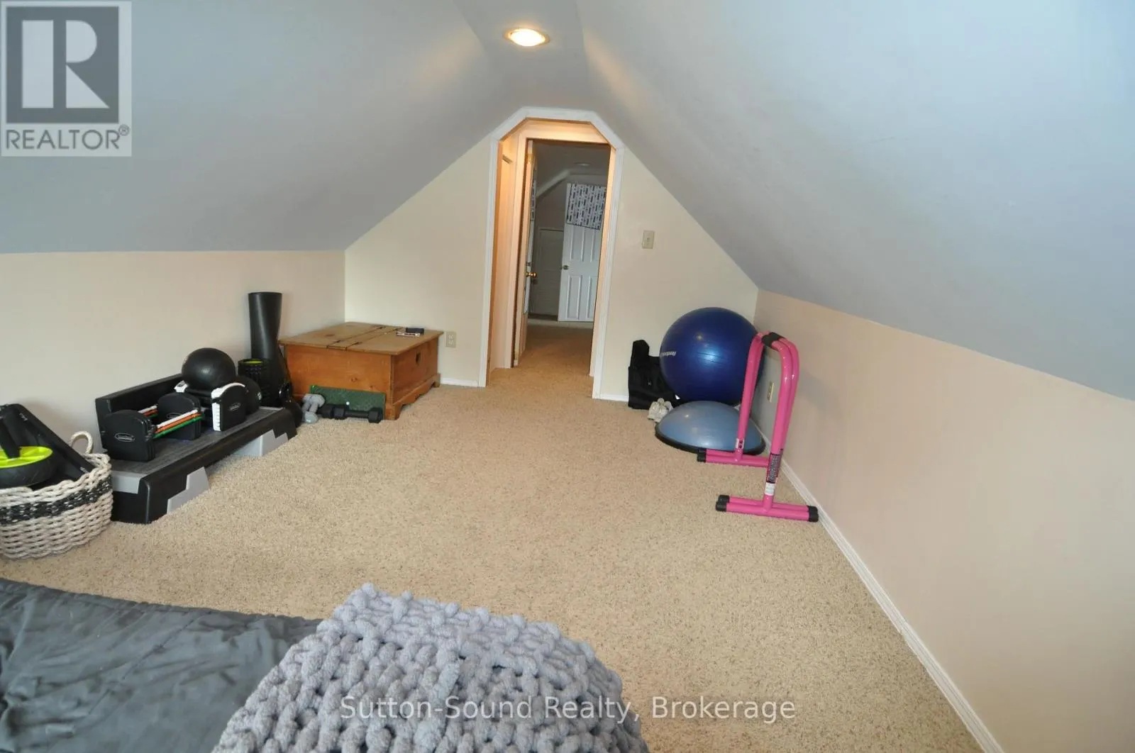 534 17TH STREET W