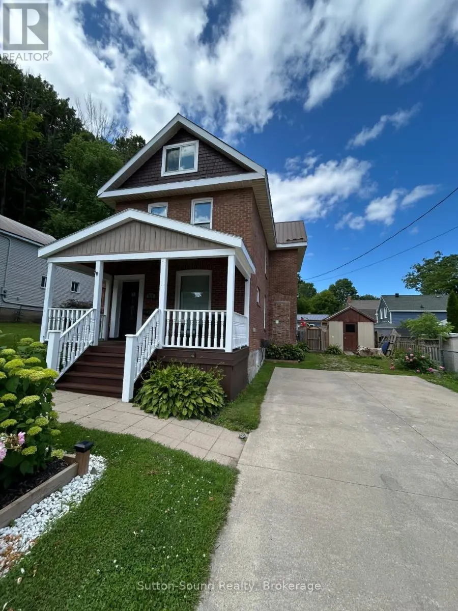 534 17TH STREET W
