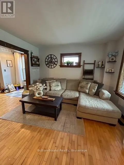 534 17TH STREET W