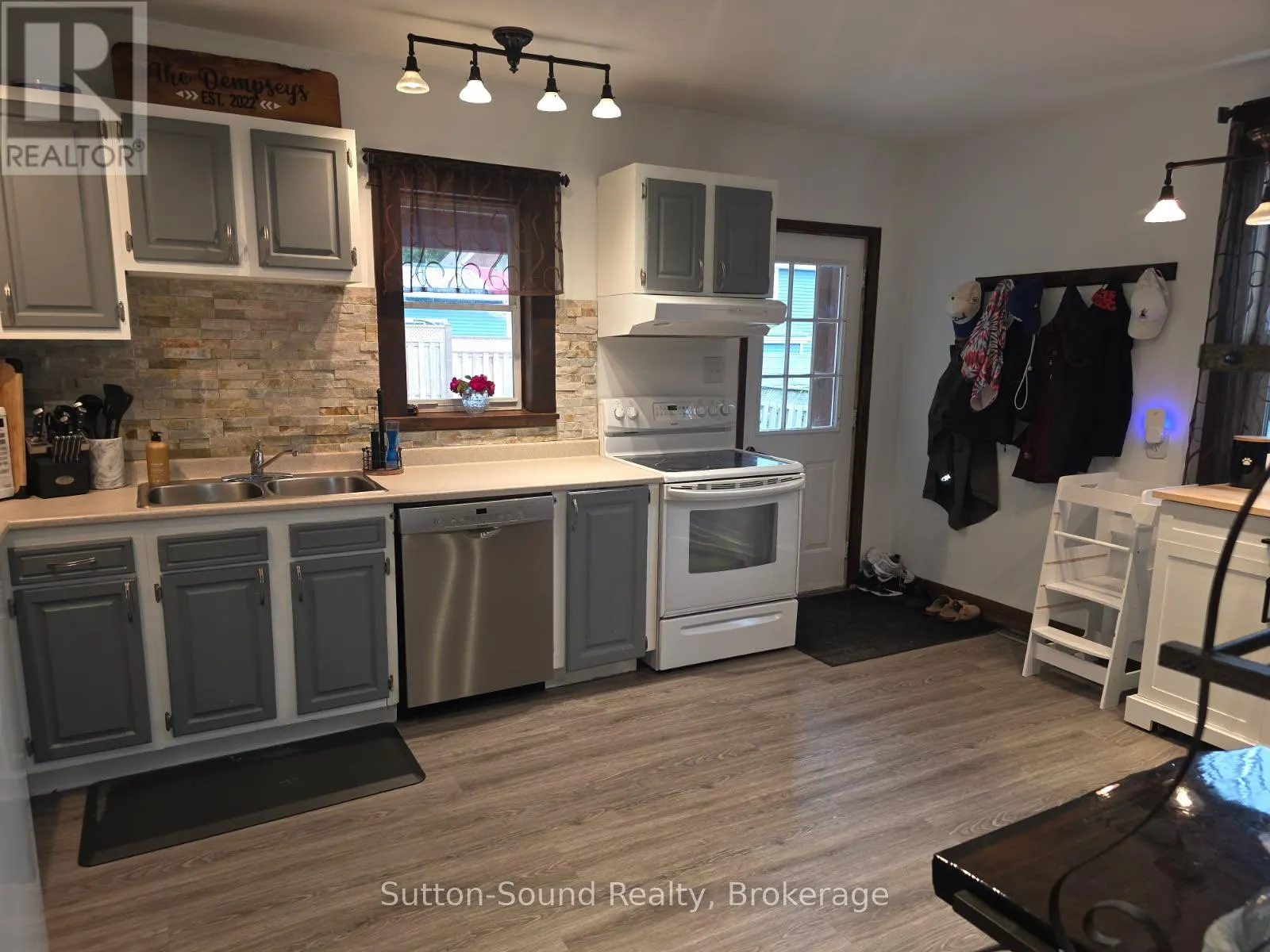 534 17TH STREET W