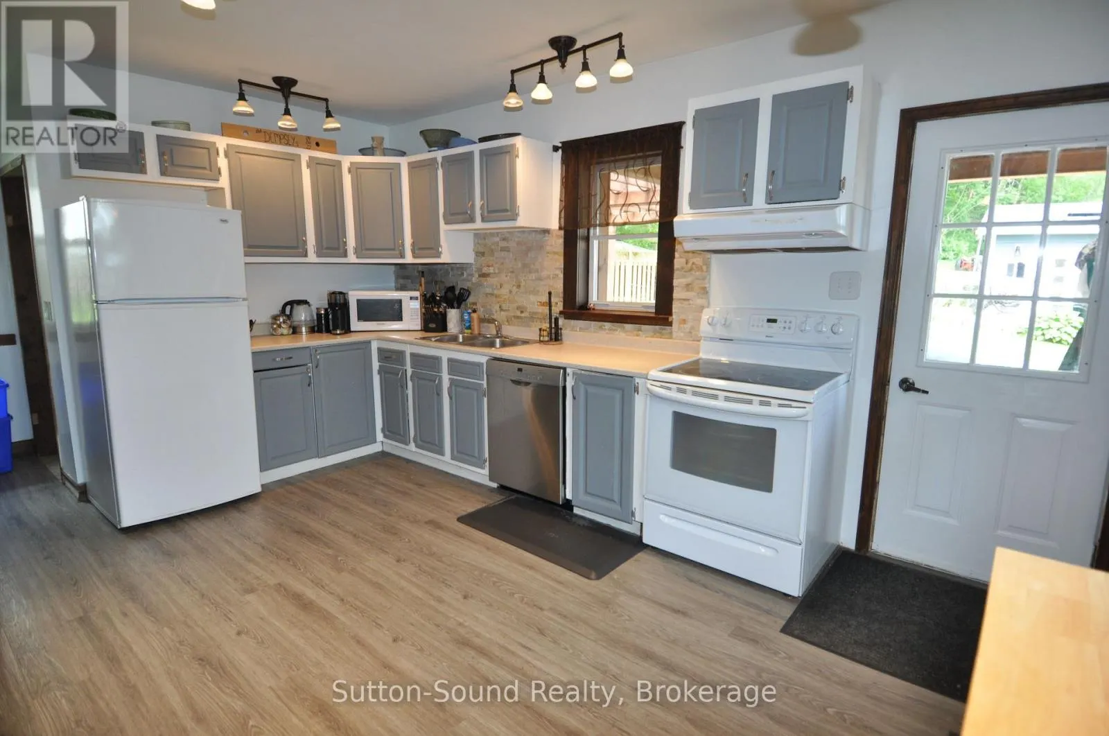 534 17TH STREET W