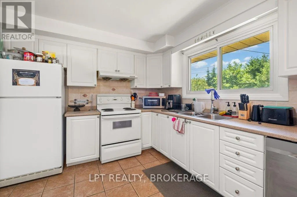 14 HERCHMER CRESCENT