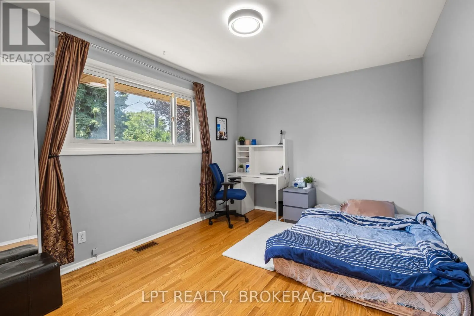 14 HERCHMER CRESCENT