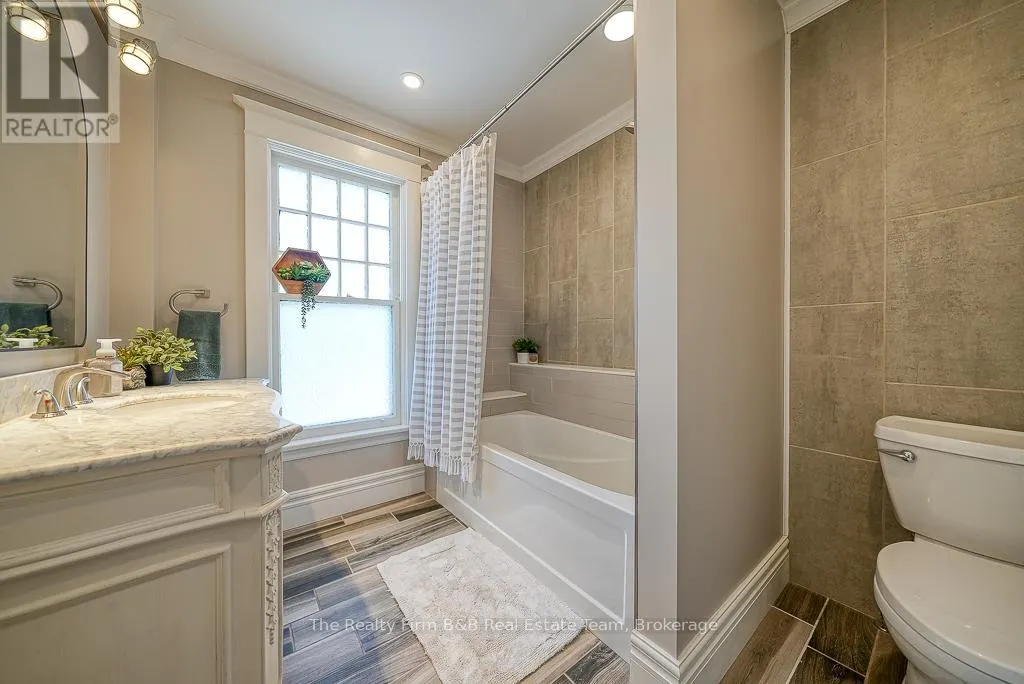 285 INGERSOLL AVENUE