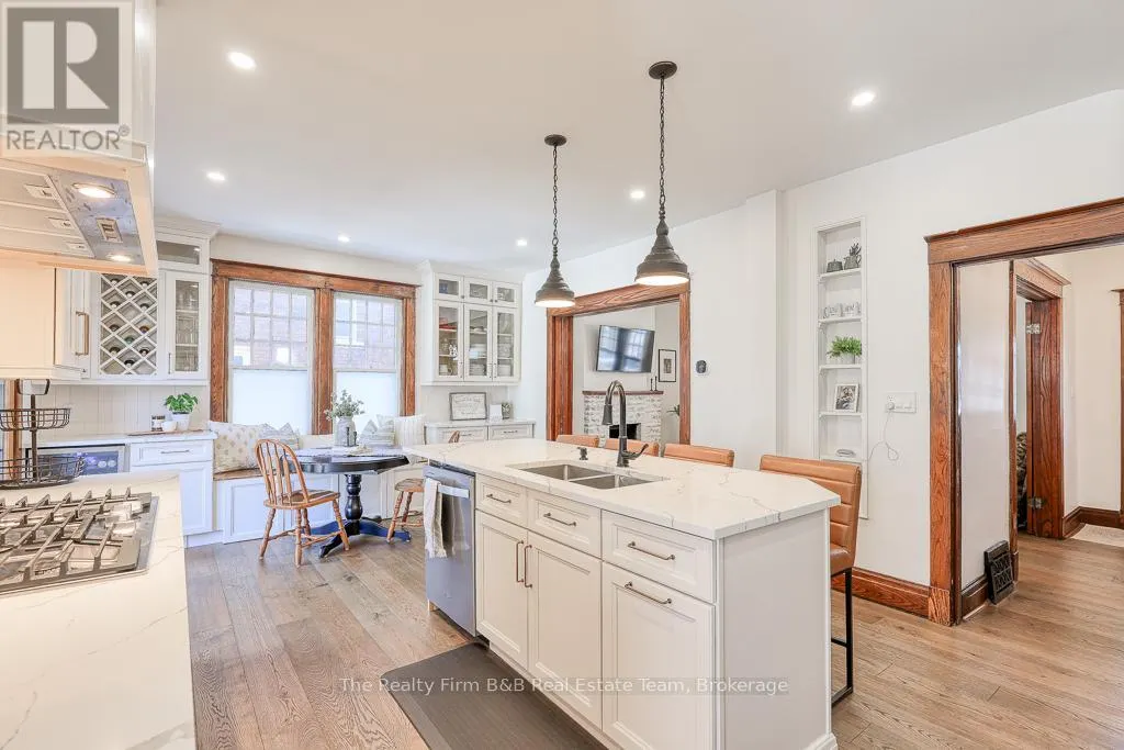 285 INGERSOLL AVENUE