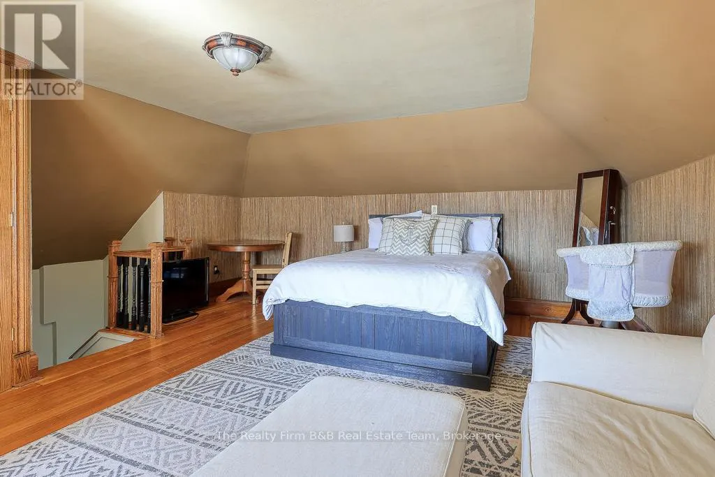 285 INGERSOLL AVENUE