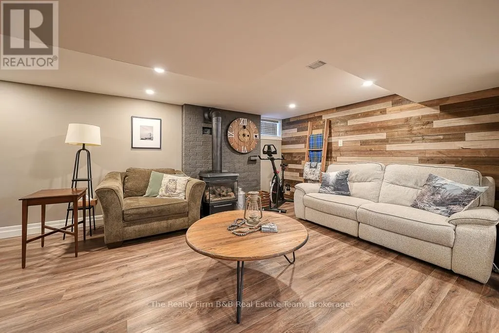 285 INGERSOLL AVENUE