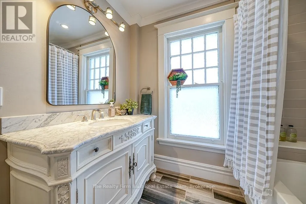 285 INGERSOLL AVENUE