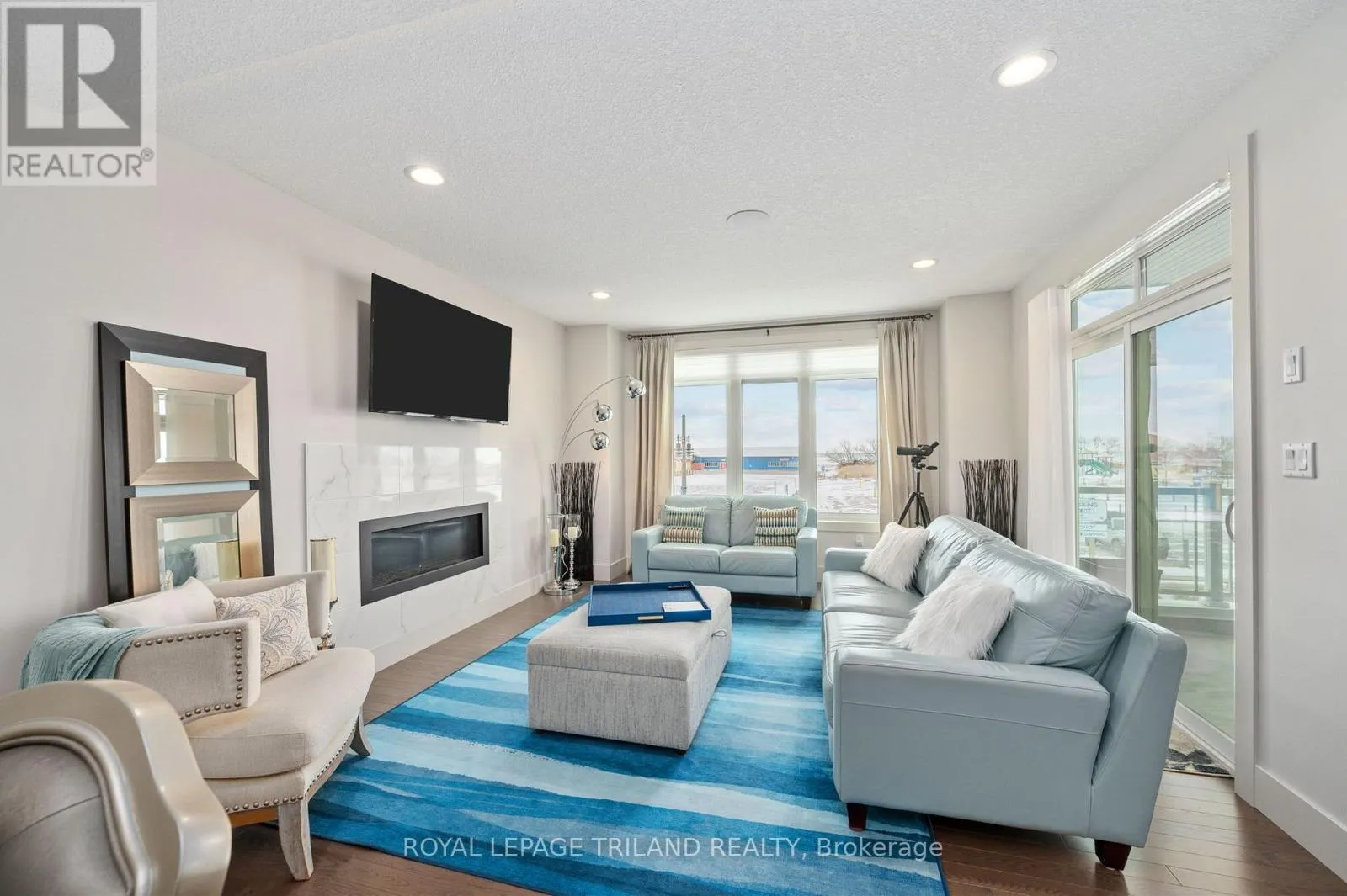 15 - 355 EDITH CAVELL BOULEVARD, #15