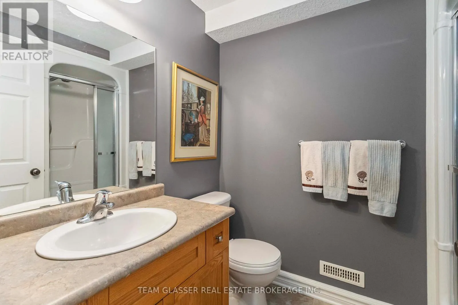 5 - 5 FOXHOLLOW DRIVE, #5