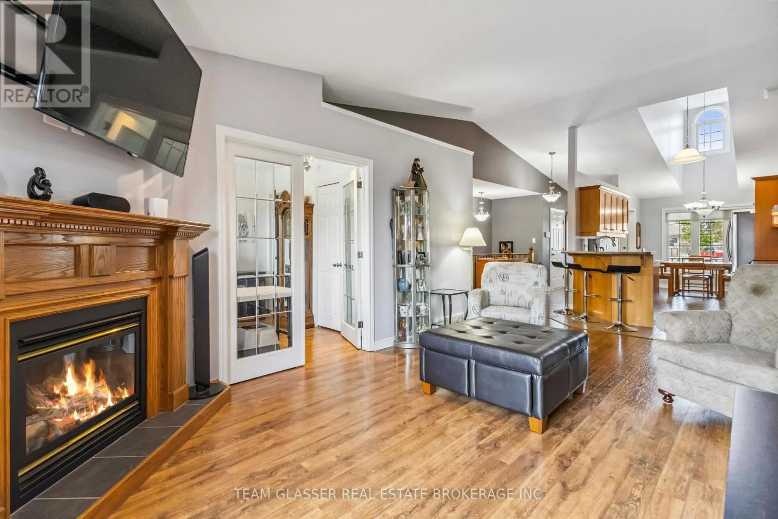 5 - 5 FOXHOLLOW DRIVE, #5