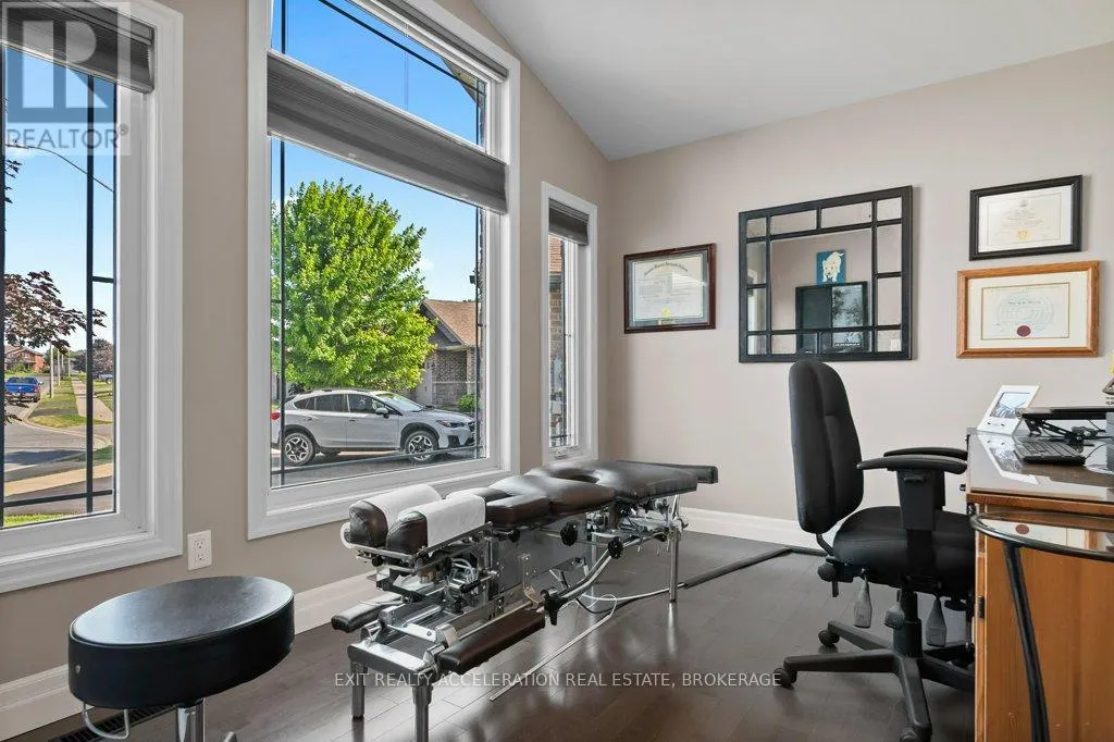 79 HARTWOOD CRESCENT