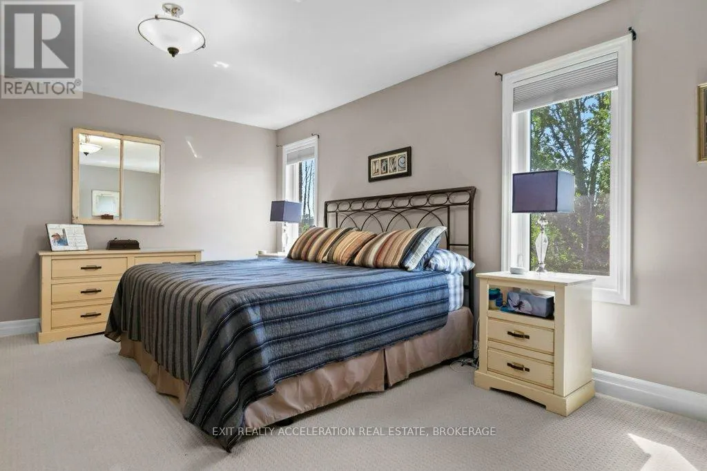 79 HARTWOOD CRESCENT