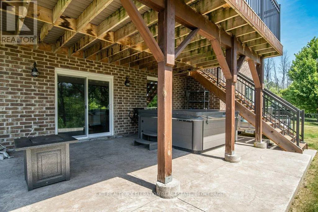 79 HARTWOOD CRESCENT