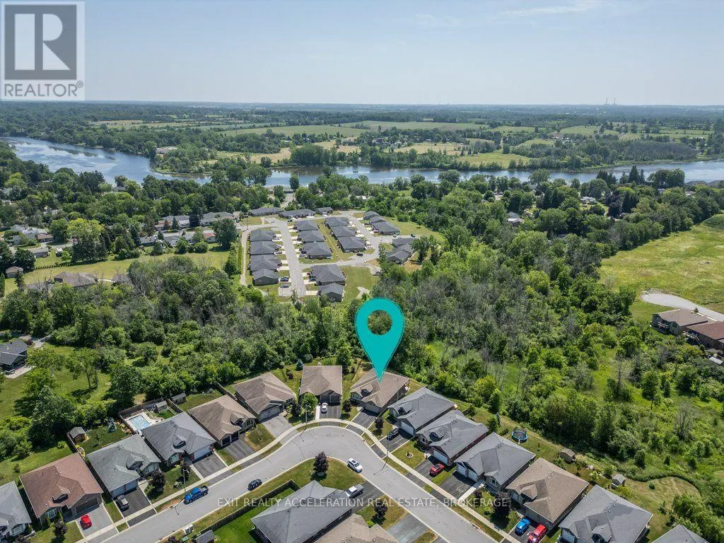 79 HARTWOOD CRESCENT