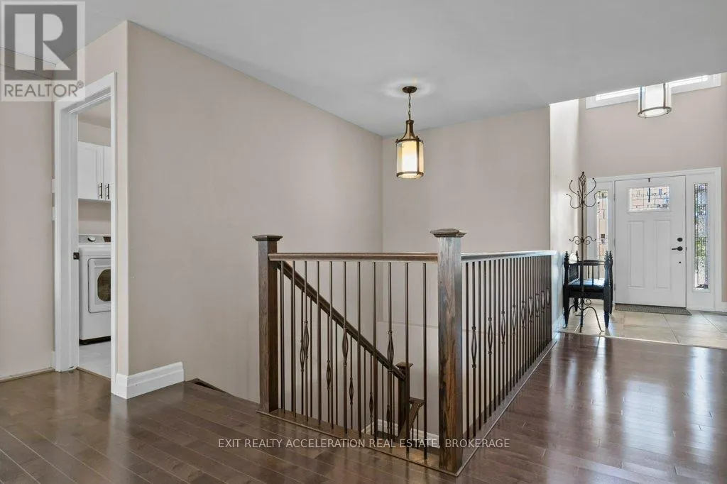 79 HARTWOOD CRESCENT