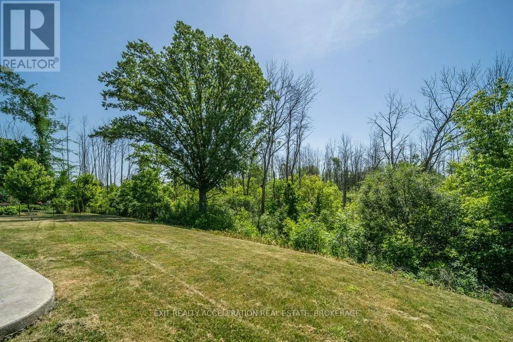 79 HARTWOOD CRESCENT