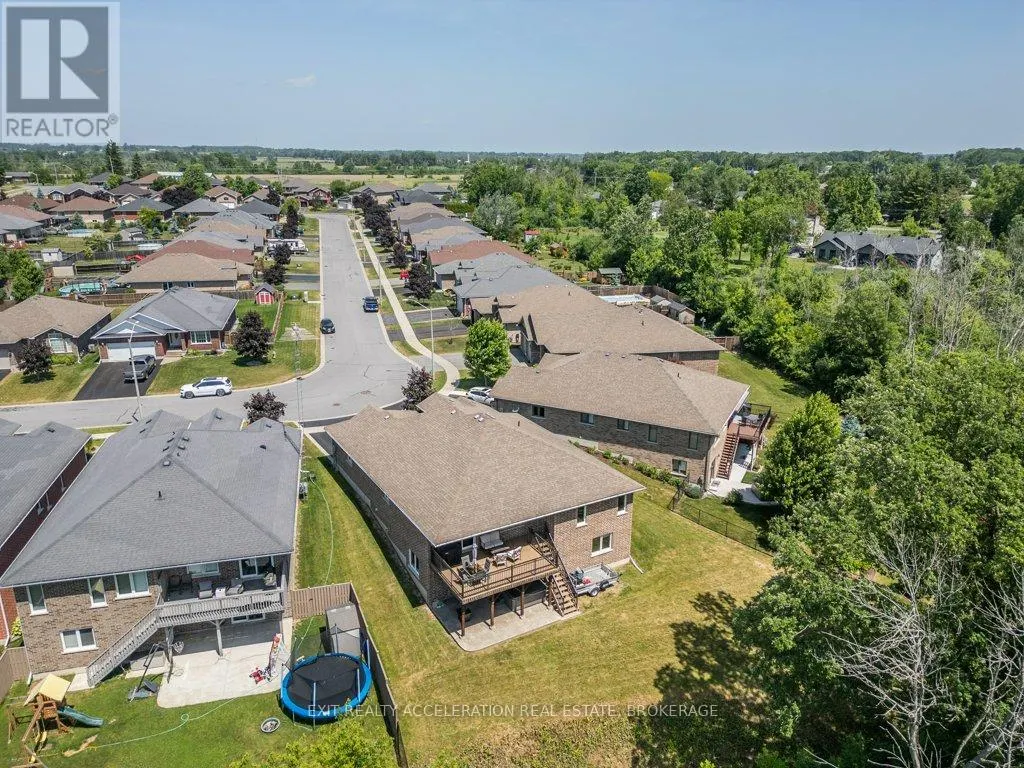 79 HARTWOOD CRESCENT