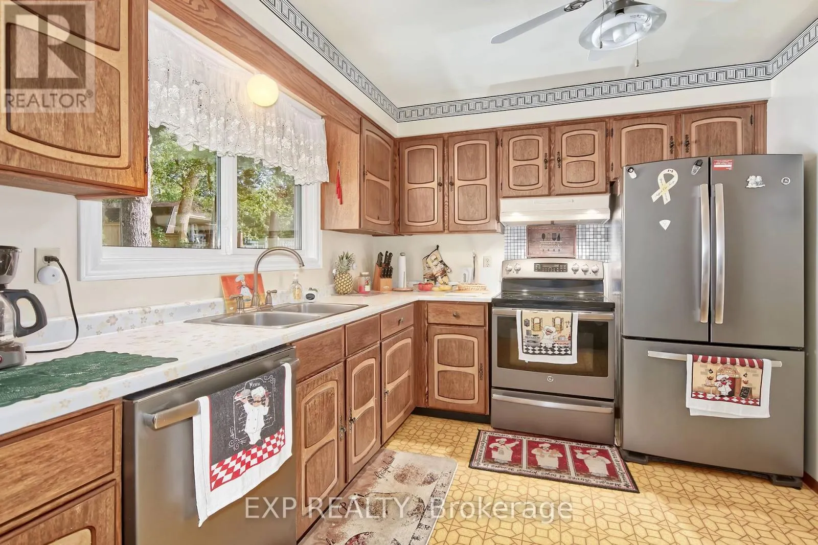 9995 PORT FRANKS ESTATES DRIVE