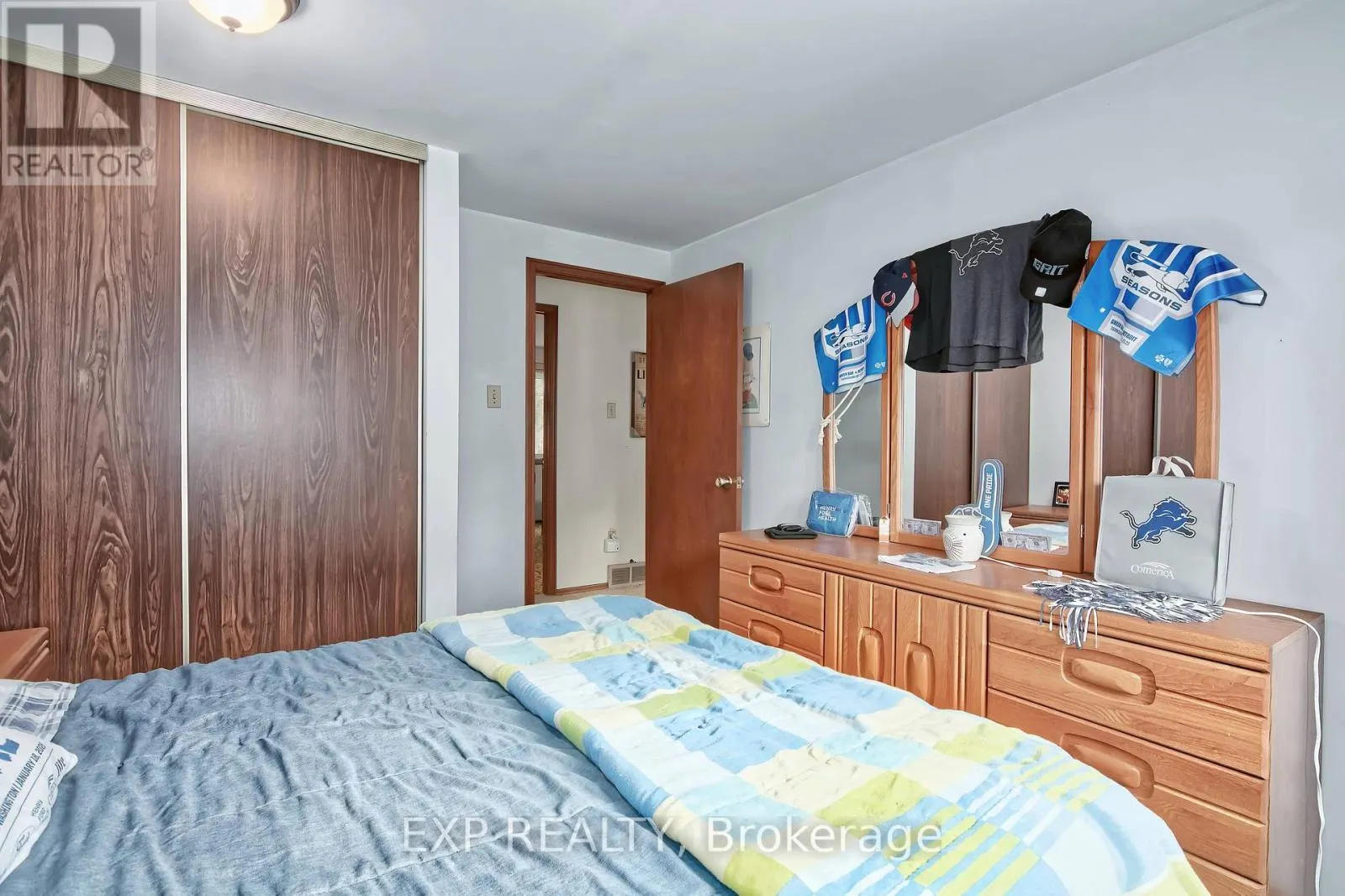 9995 PORT FRANKS ESTATES DRIVE