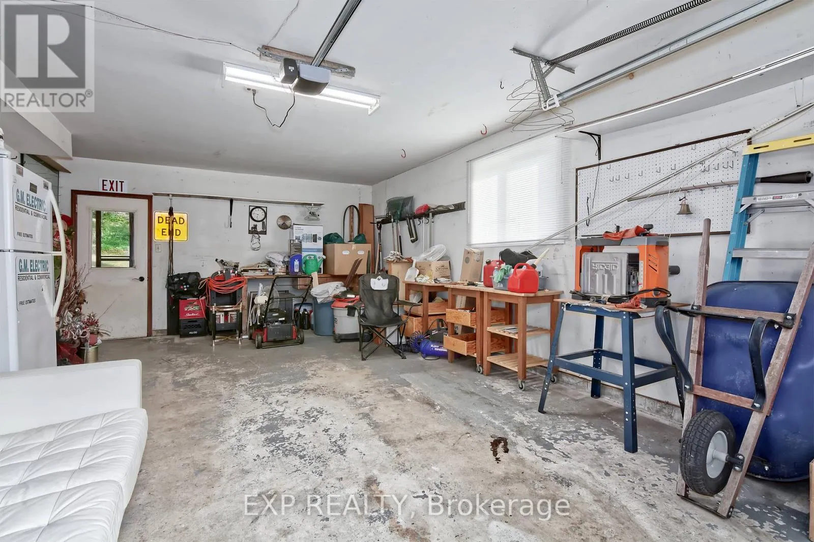 9995 PORT FRANKS ESTATES DRIVE