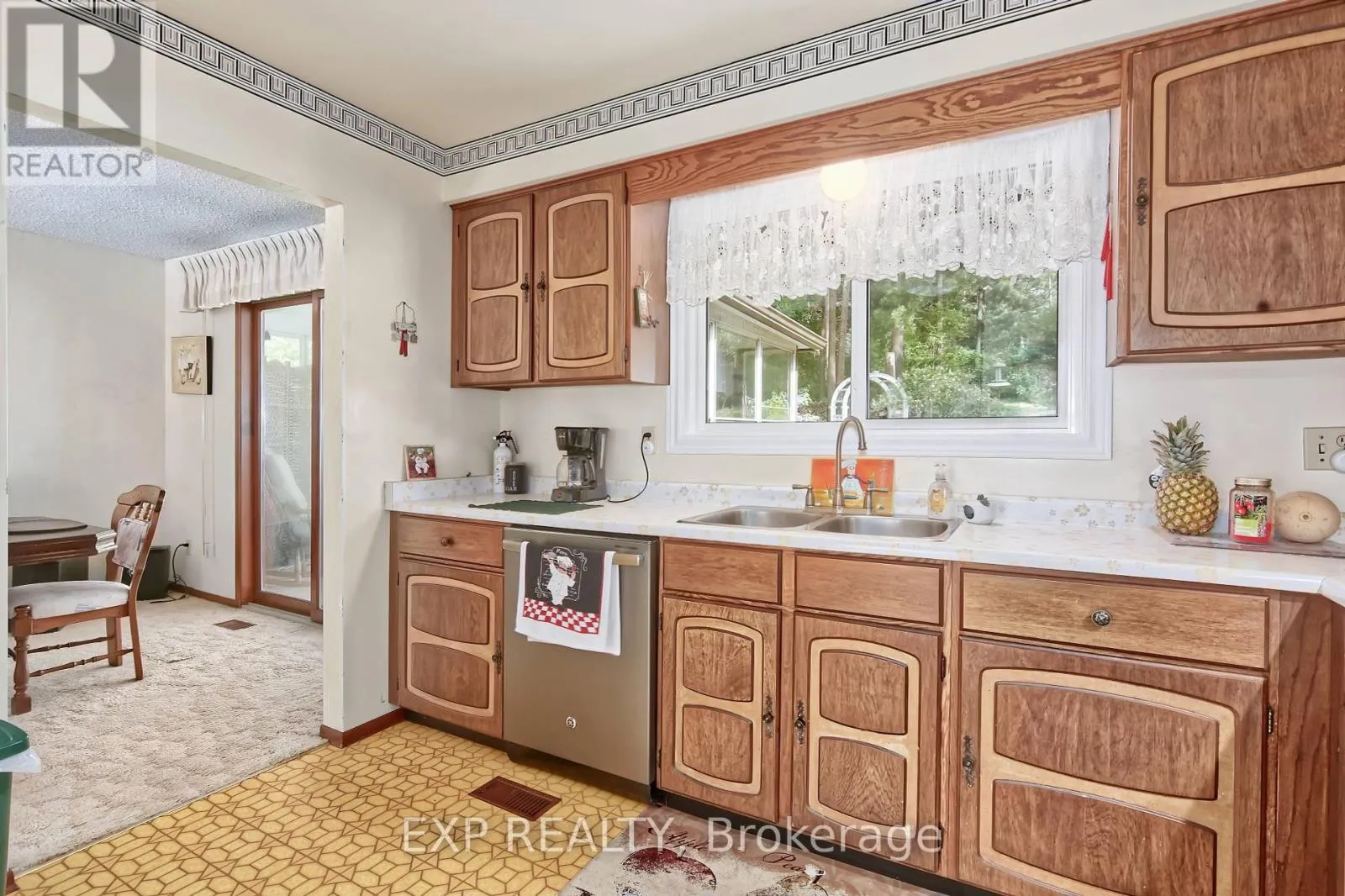 9995 PORT FRANKS ESTATES DRIVE