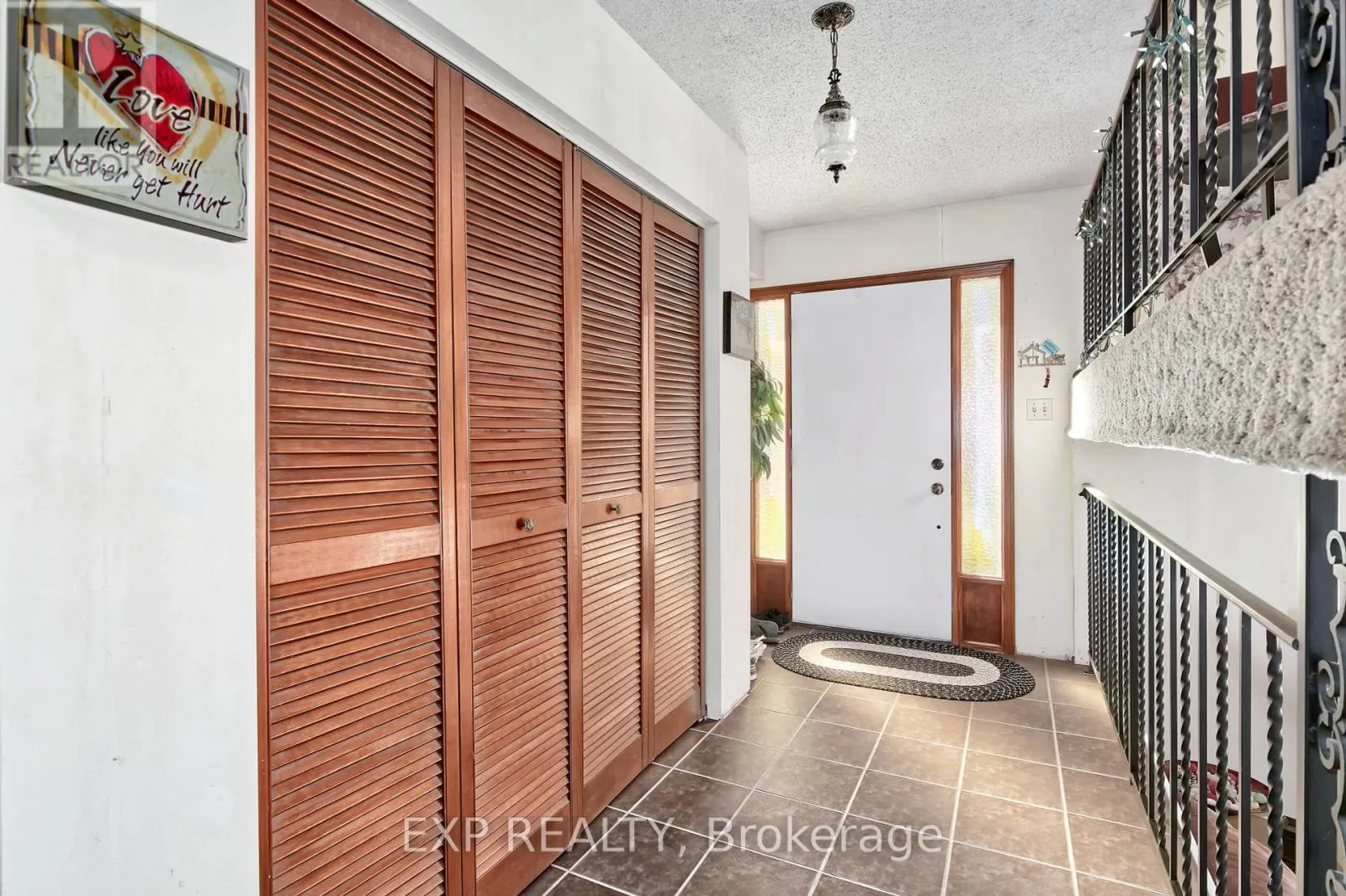 9995 PORT FRANKS ESTATES DRIVE