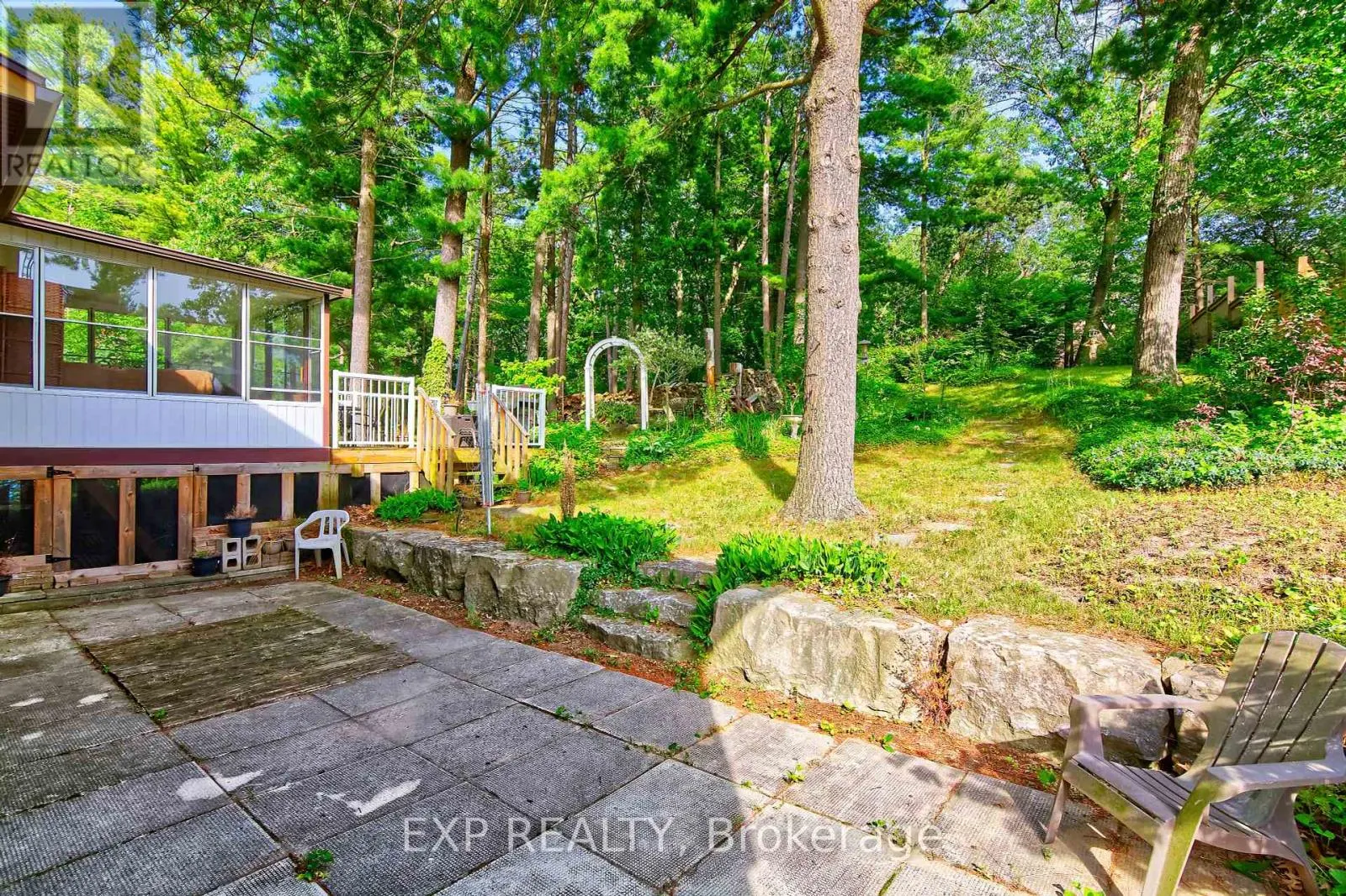 9995 PORT FRANKS ESTATES DRIVE