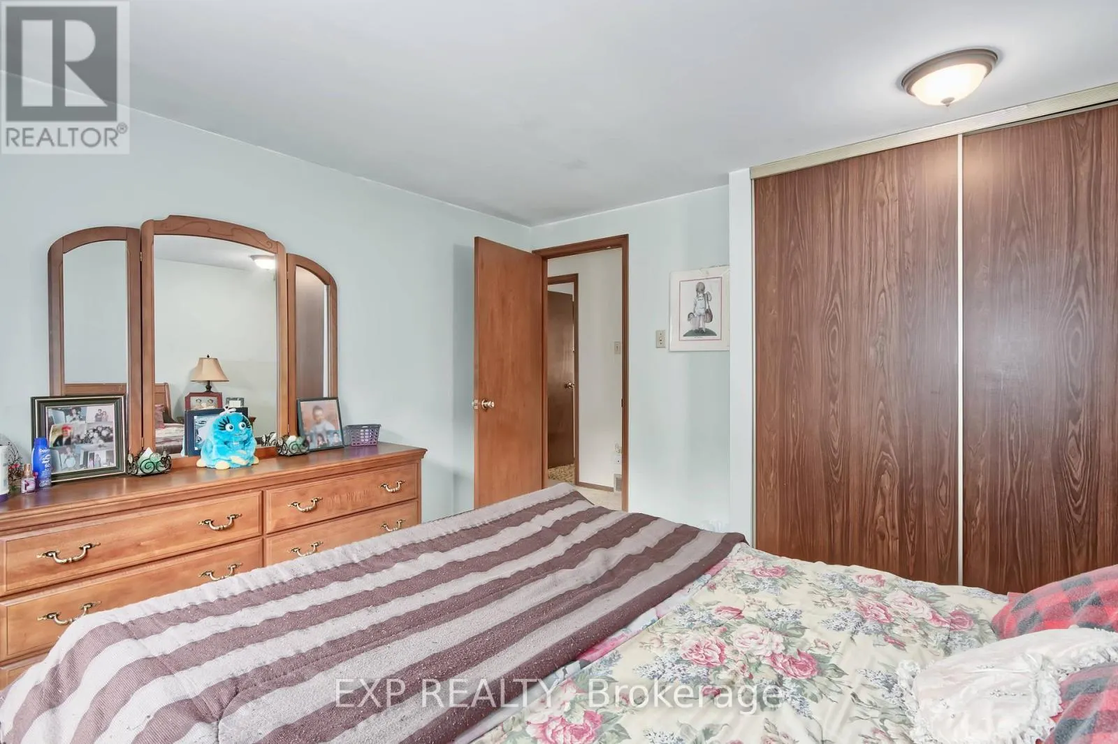 9995 PORT FRANKS ESTATES DRIVE