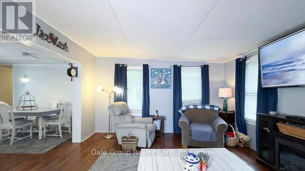 2 SUTTON DRIVE N