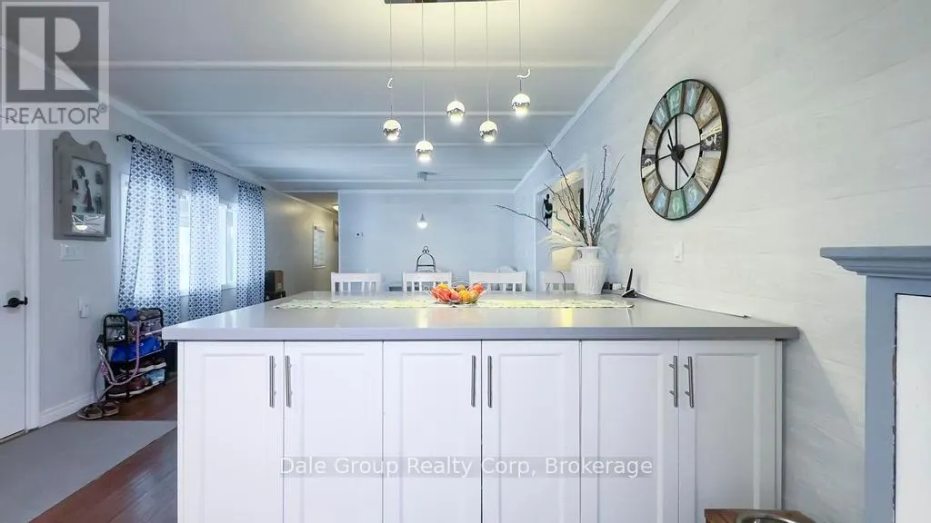 2 SUTTON DRIVE N