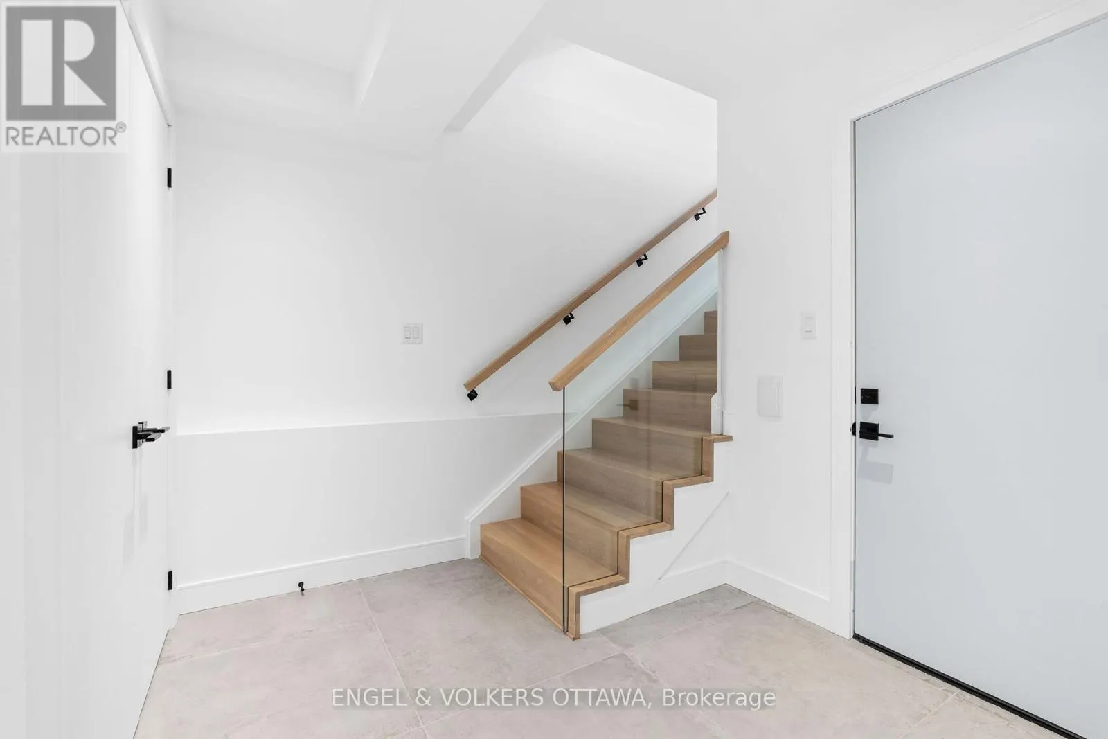 1168 HIGHCROFT DRIVE