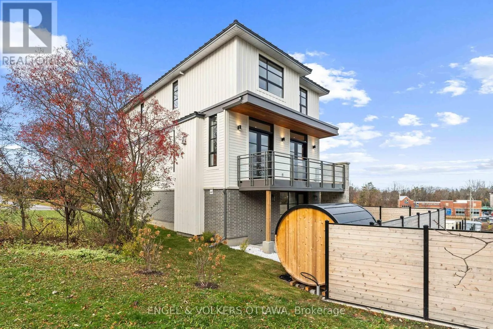 1168 HIGHCROFT DRIVE