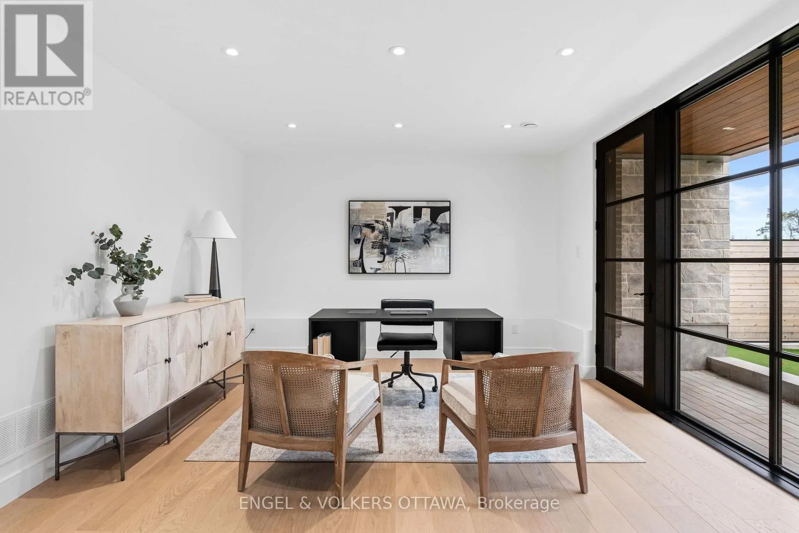 1168 HIGHCROFT DRIVE