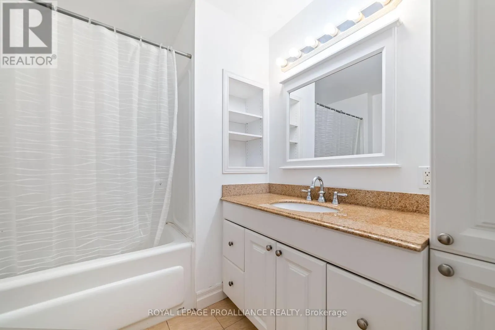 27 FOREST HILL CRESCENT