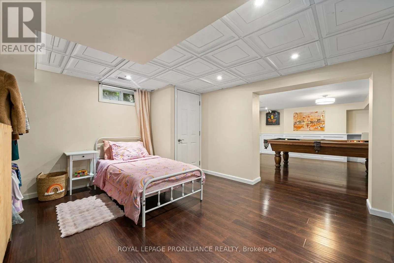 27 FOREST HILL CRESCENT