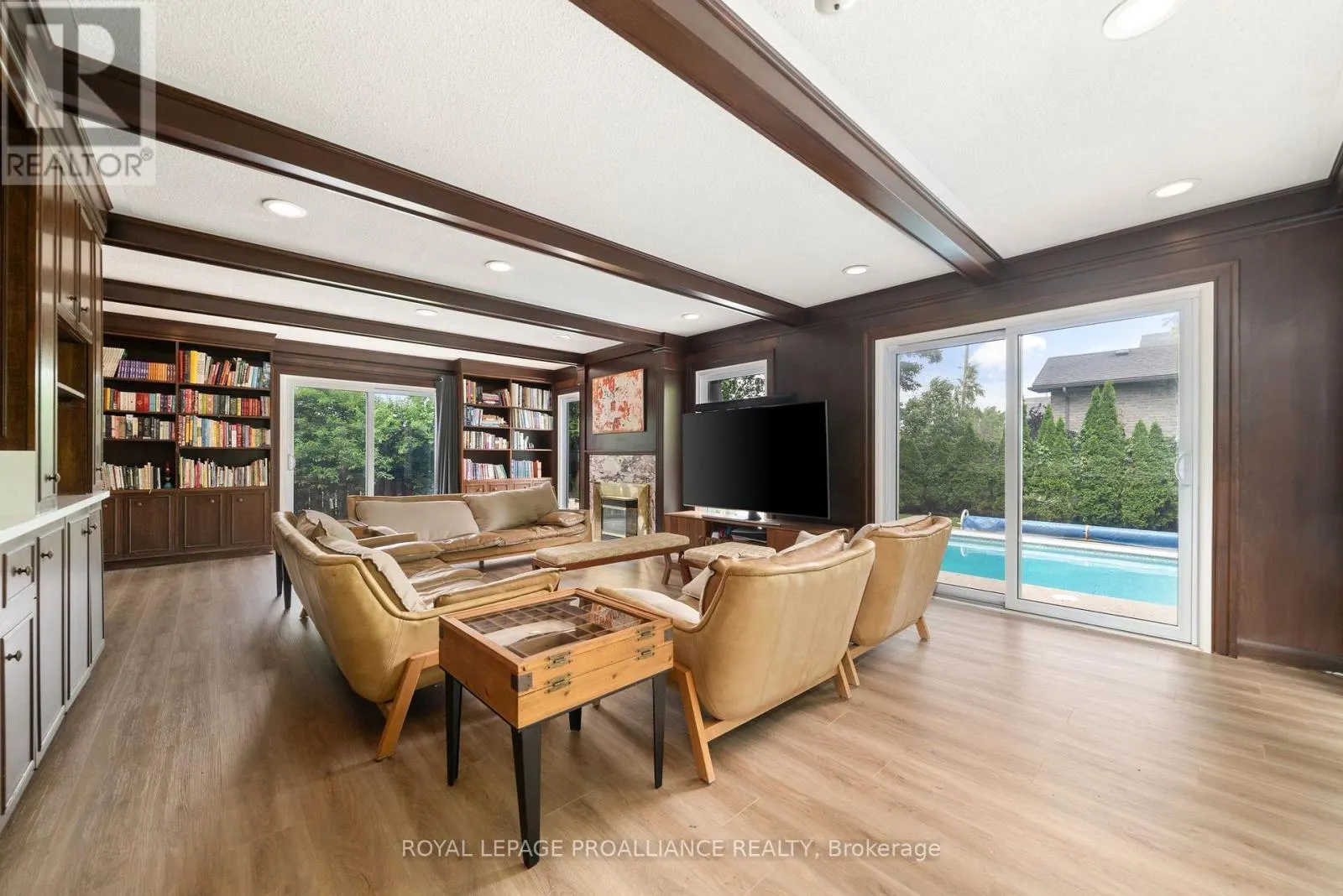 27 FOREST HILL CRESCENT