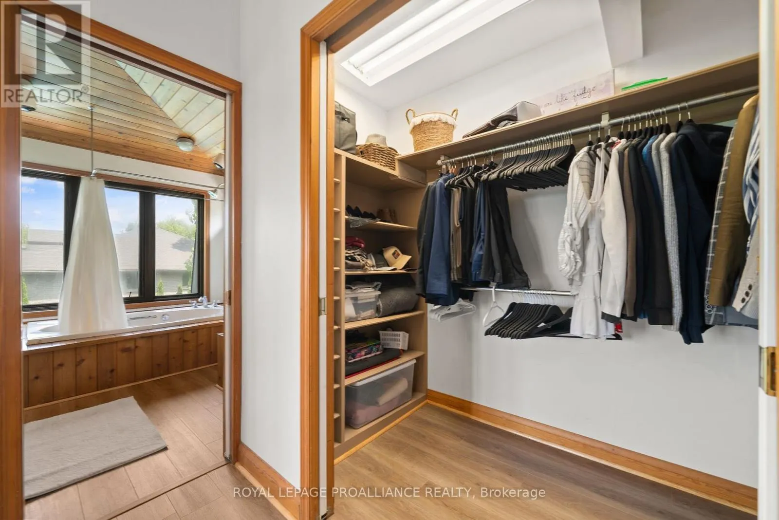 27 FOREST HILL CRESCENT