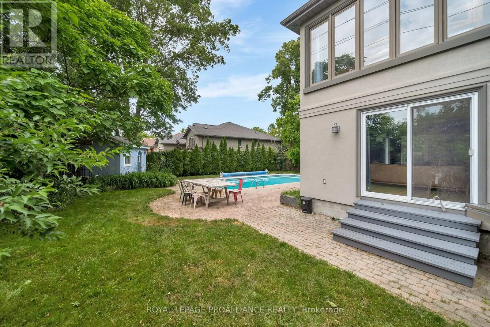 27 FOREST HILL CRESCENT