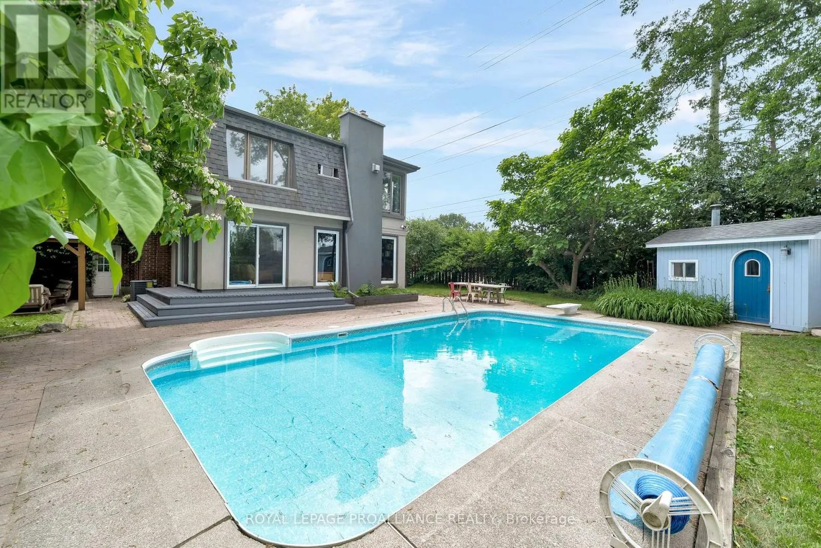 27 FOREST HILL CRESCENT