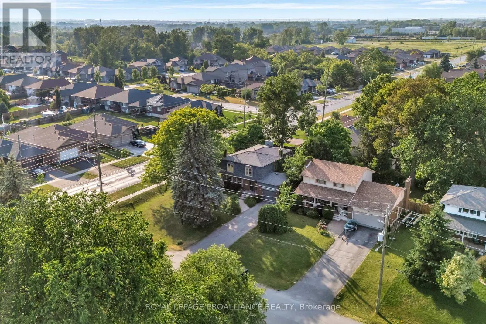 27 FOREST HILL CRESCENT