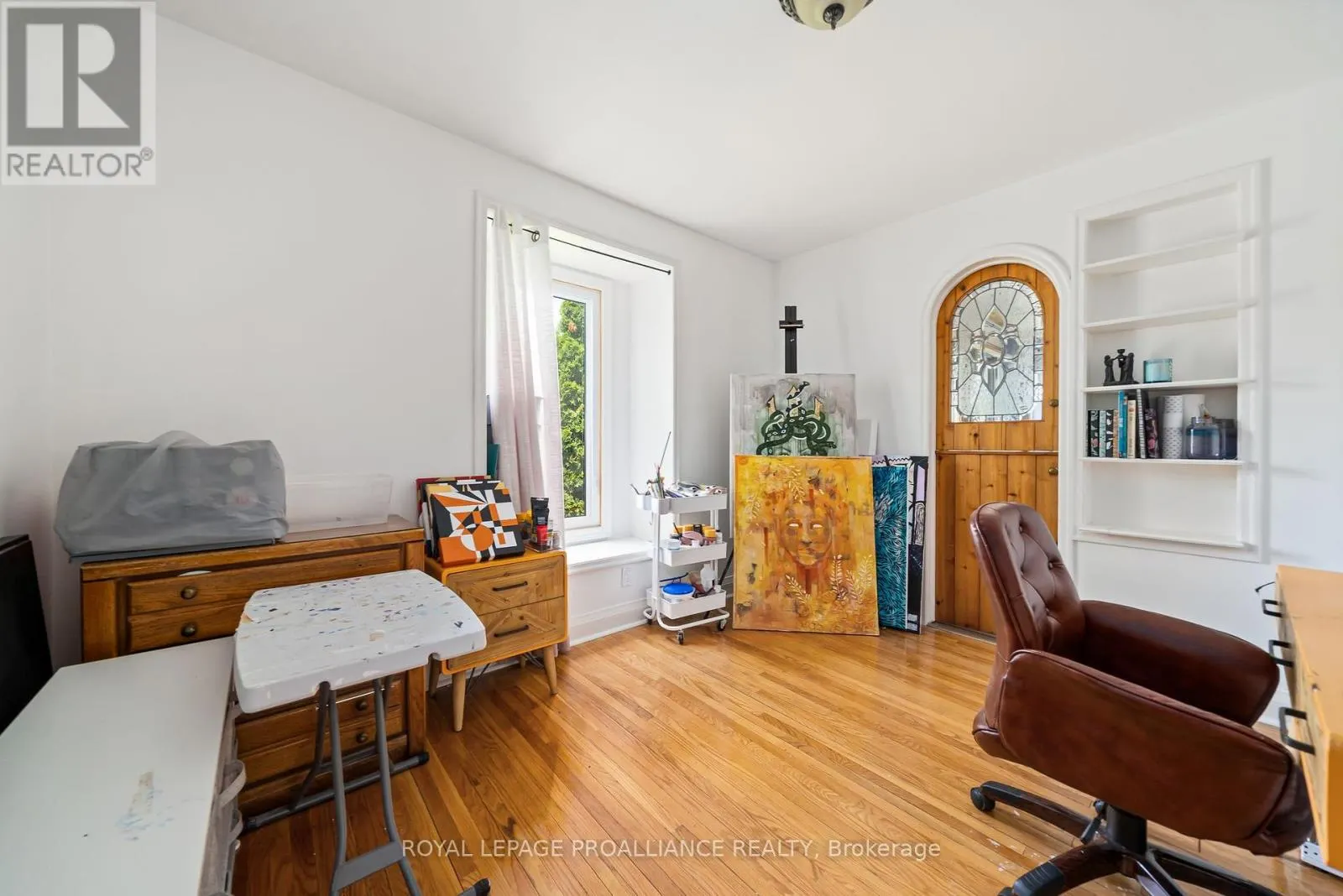 27 FOREST HILL CRESCENT