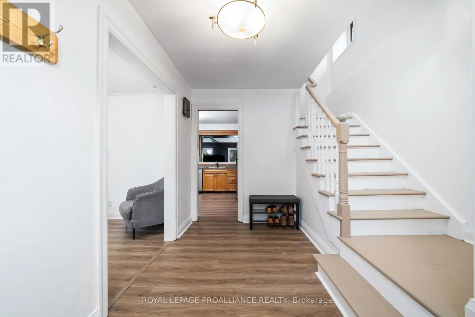 27 FOREST HILL CRESCENT