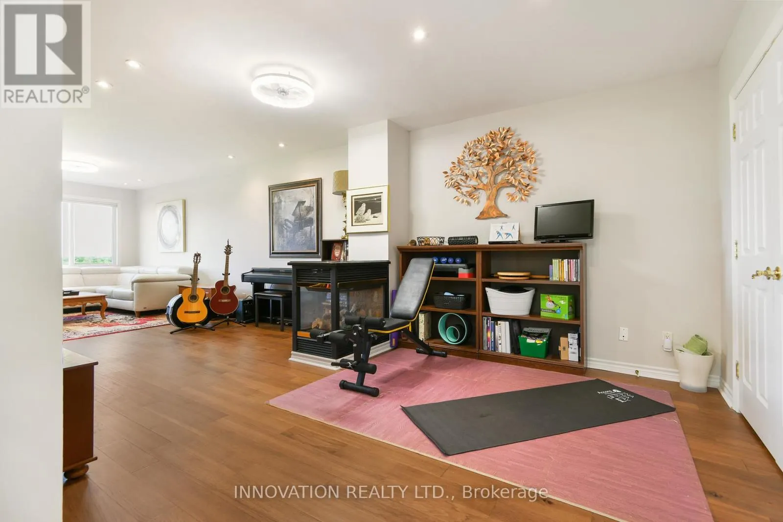 2C - 150 ROBSON COURT