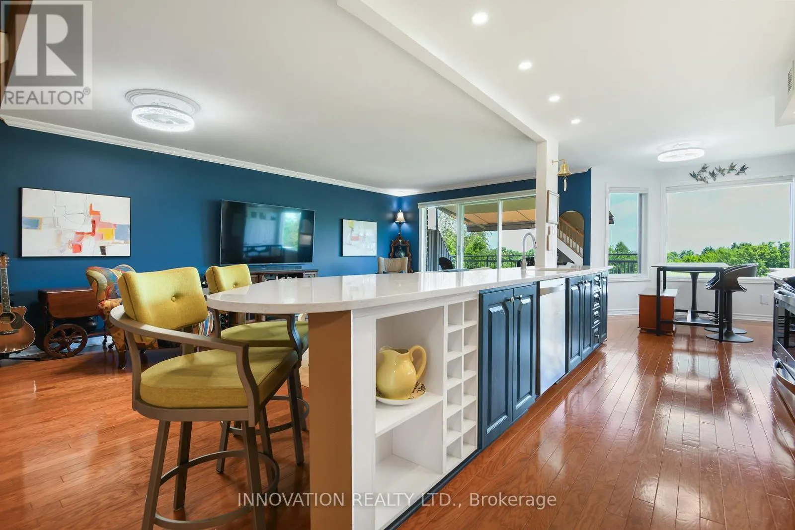 2C - 150 ROBSON COURT