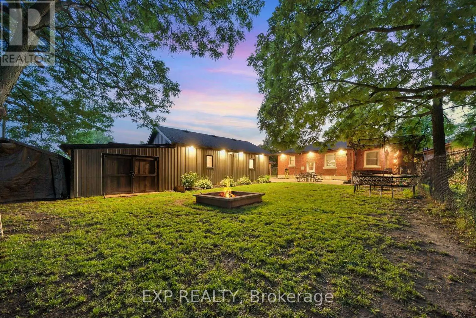 7589 WILSON CRESCENT