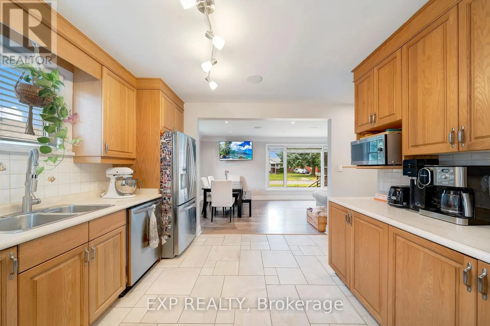 7589 WILSON CRESCENT