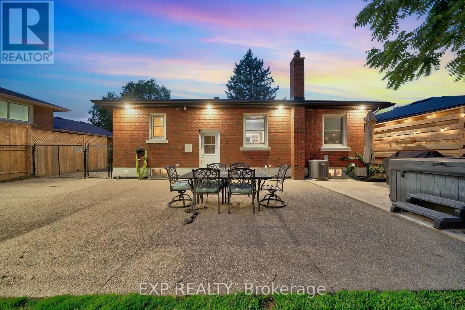 7589 WILSON CRESCENT